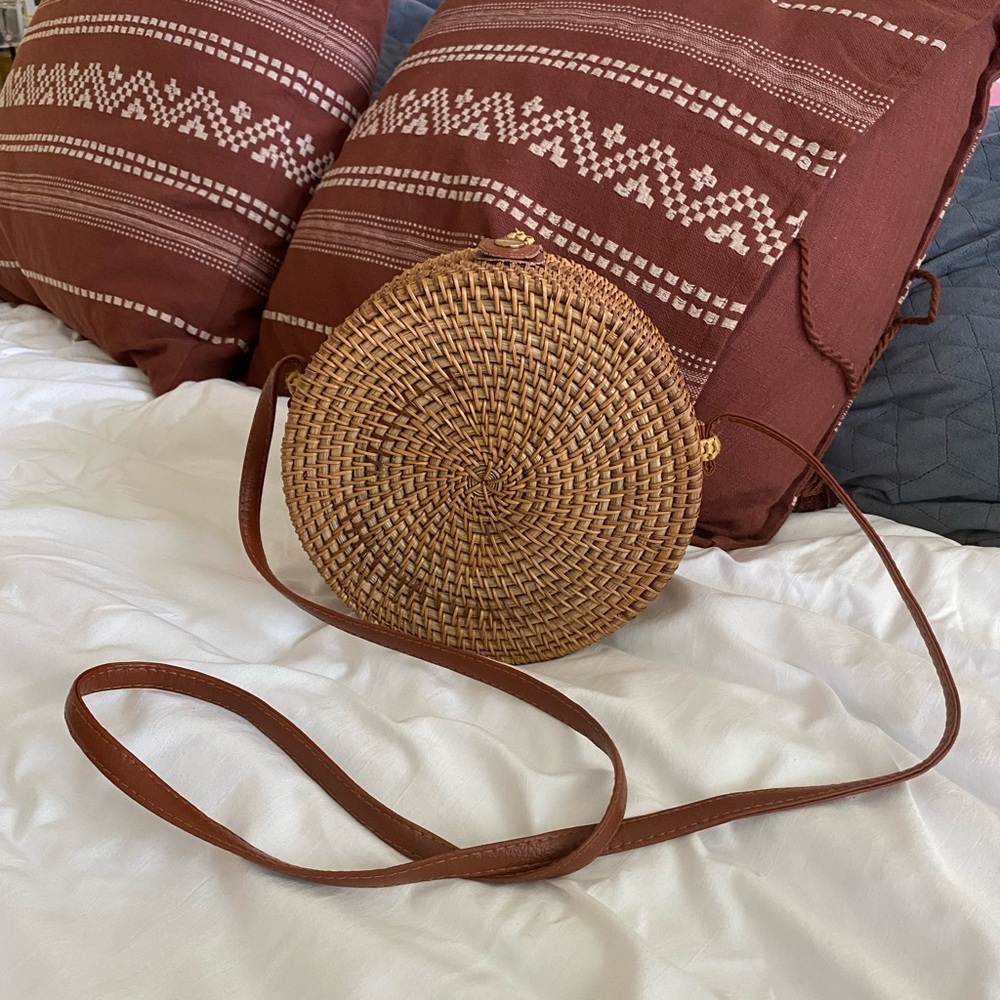 Circle Wicker Basket Crossbody Purse